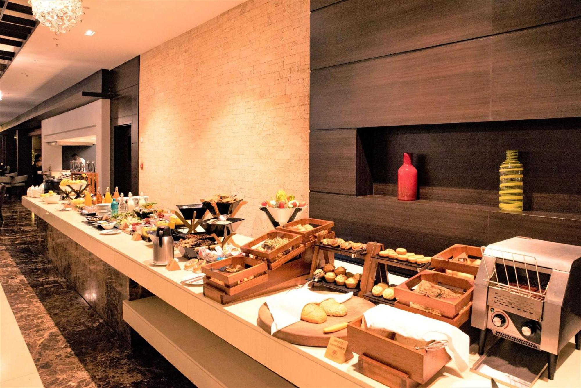 Doubletree By Hilton Nairobi Hotel Eksteriør billede