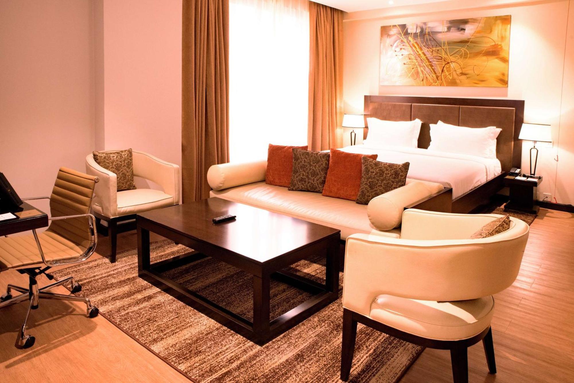 Doubletree By Hilton Nairobi Hotel Eksteriør billede